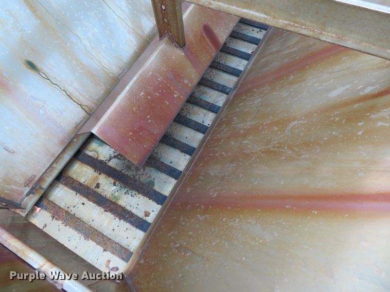 image for item DH1604 2004 Ford F750 Super Duty XL dump truck