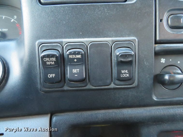 image for item DH1604 2004 Ford F750 Super Duty XL dump truck