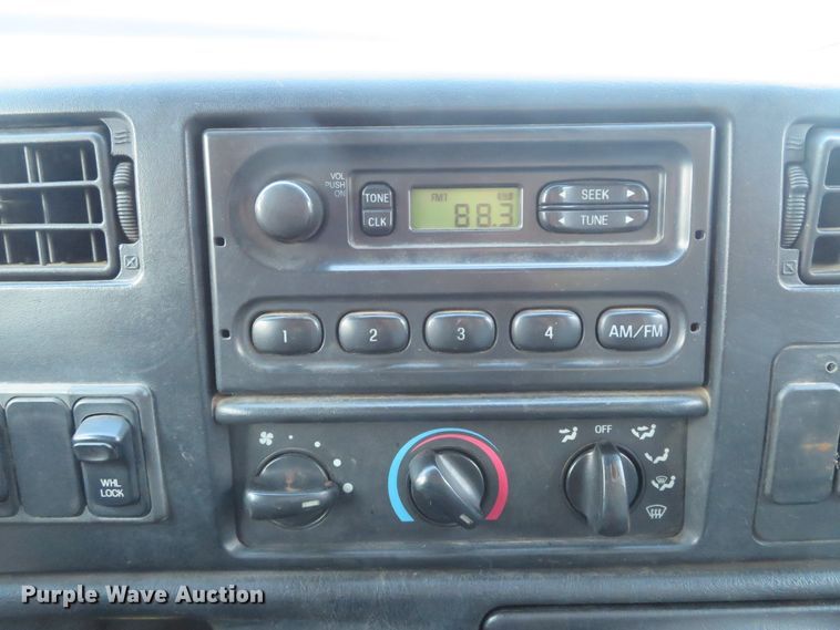 image for item DH1604 2004 Ford F750 Super Duty XL dump truck