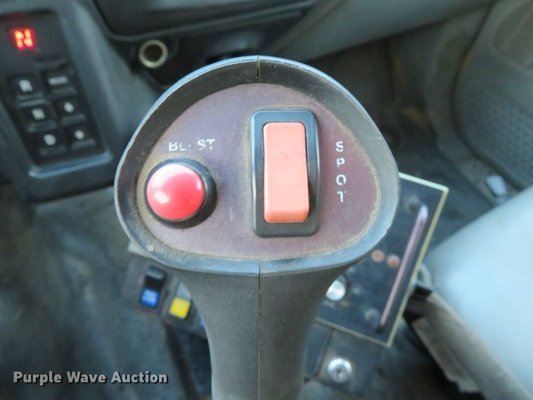 image for item DH1604 2004 Ford F750 Super Duty XL dump truck