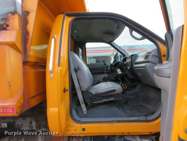 image for item DH1604 2004 Ford F750 Super Duty XL dump truck
