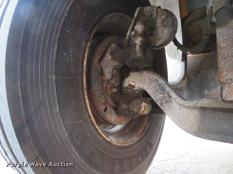 image for item DH1604 2004 Ford F750 Super Duty XL dump truck