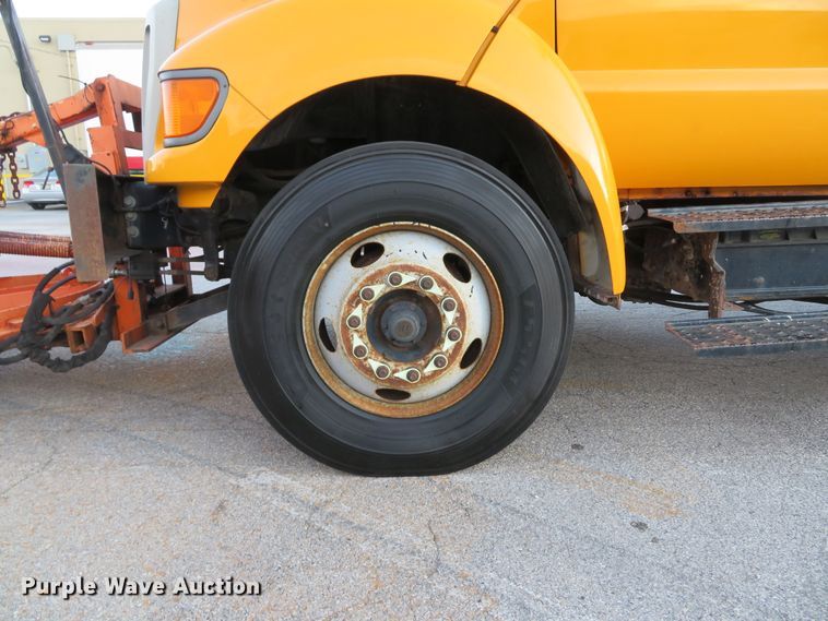 image for item DH1604 2004 Ford F750 Super Duty XL dump truck