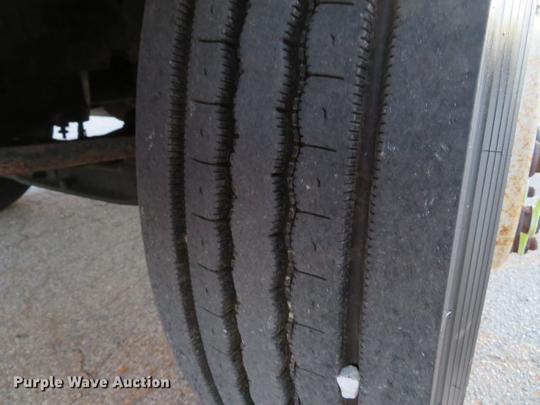 image for item DH1604 2004 Ford F750 Super Duty XL dump truck