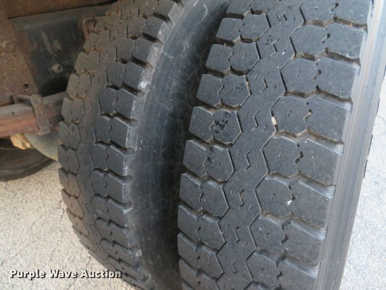 image for item DH1604 2004 Ford F750 Super Duty XL dump truck