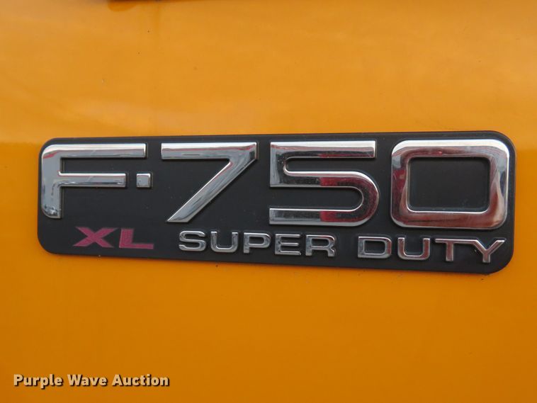 image for item DH1604 2004 Ford F750 Super Duty XL dump truck