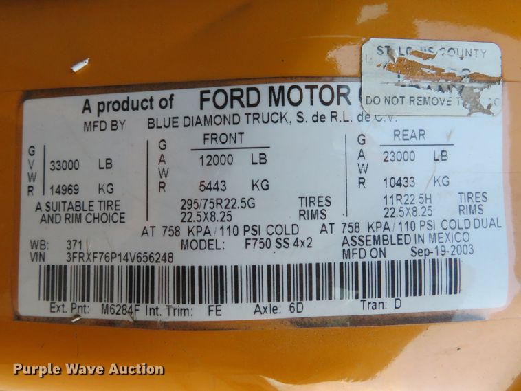 image for item DH1604 2004 Ford F750 Super Duty XL dump truck