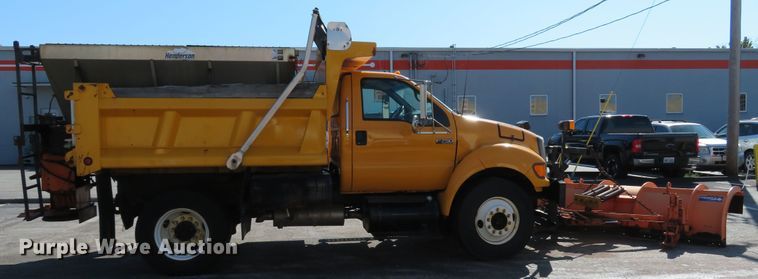 image for item DH1605 2004 Ford F750 Super Duty XL dump truck