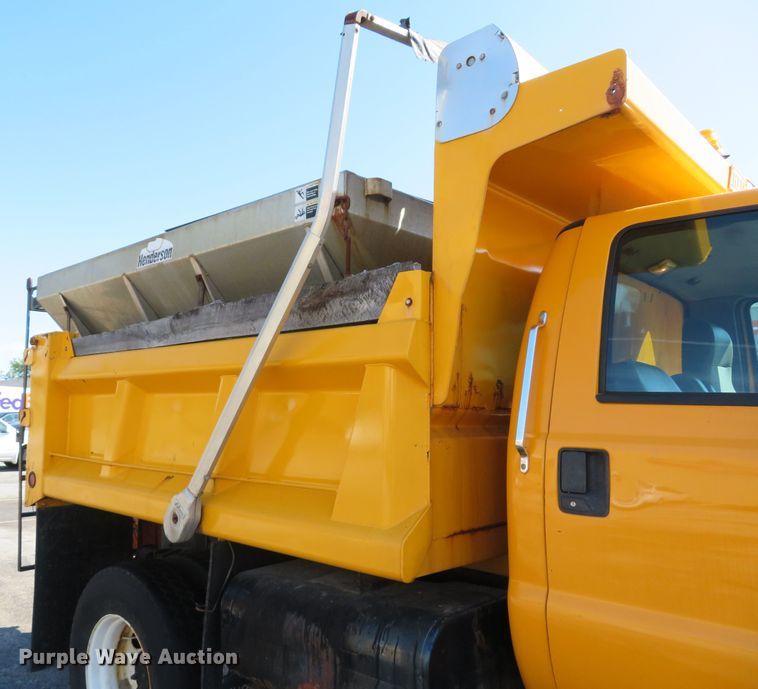 image for item DH1605 2004 Ford F750 Super Duty XL dump truck