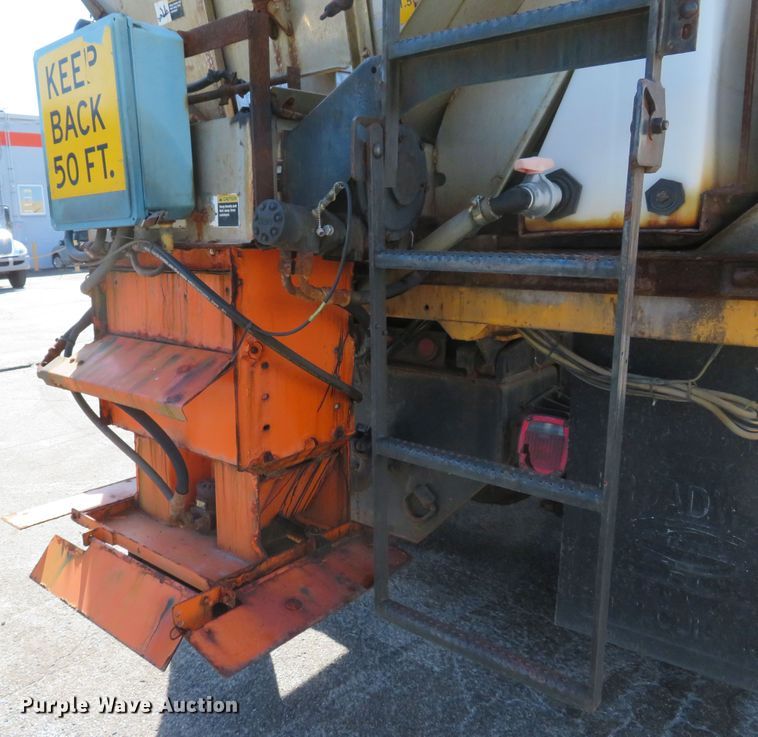 image for item DH1605 2004 Ford F750 Super Duty XL dump truck