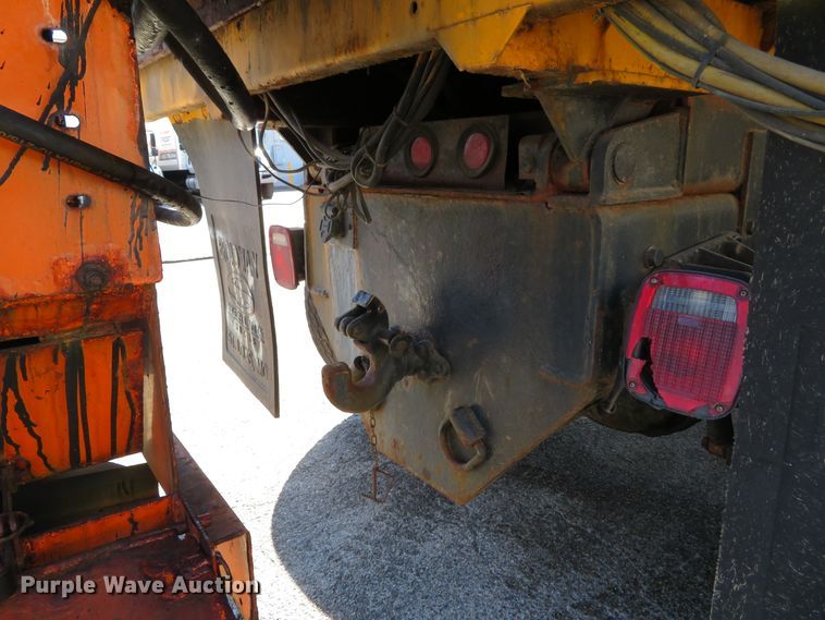 image for item DH1605 2004 Ford F750 Super Duty XL dump truck