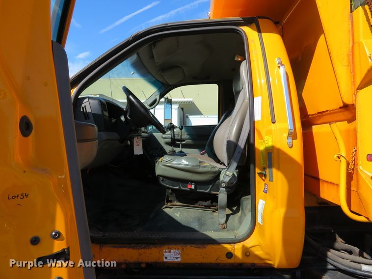 image for item DH1605 2004 Ford F750 Super Duty XL dump truck