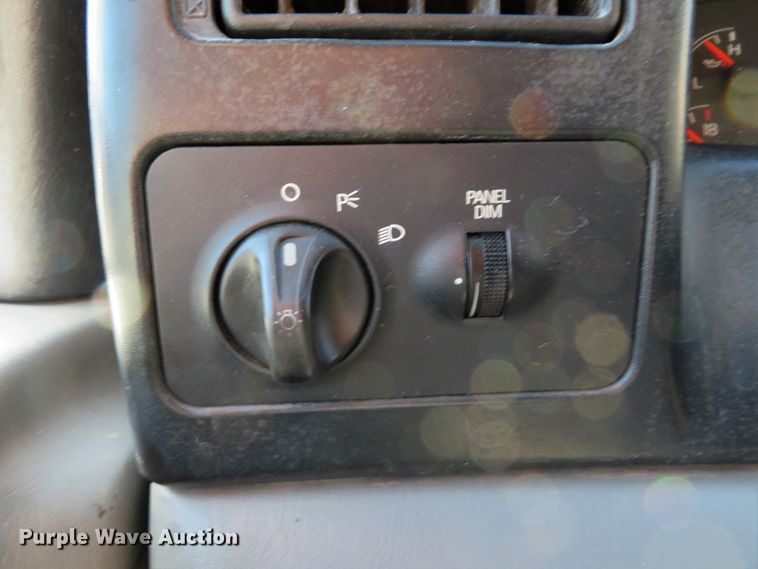 image for item DH1605 2004 Ford F750 Super Duty XL dump truck