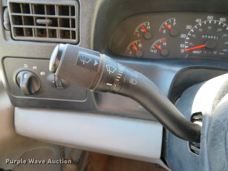 image for item DH1605 2004 Ford F750 Super Duty XL dump truck