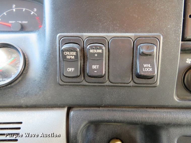 image for item DH1605 2004 Ford F750 Super Duty XL dump truck