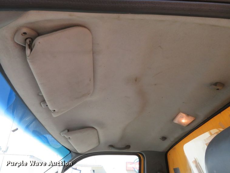 image for item DH1605 2004 Ford F750 Super Duty XL dump truck