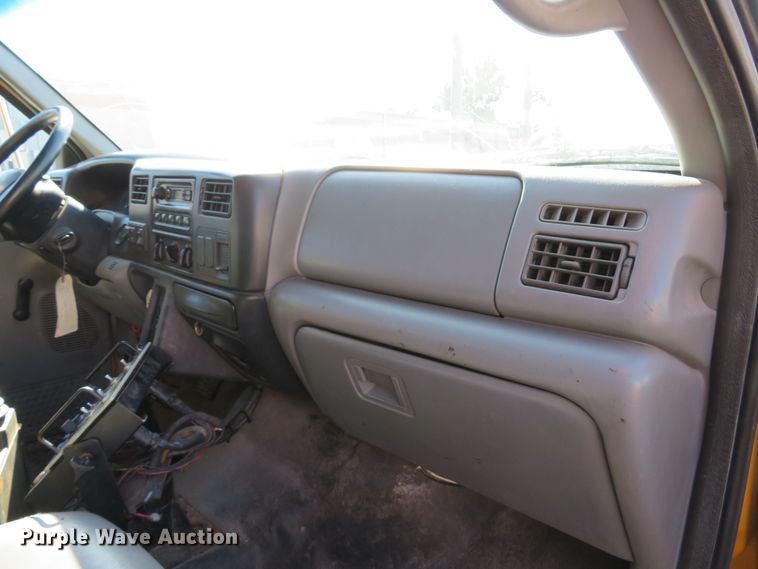 image for item DH1605 2004 Ford F750 Super Duty XL dump truck