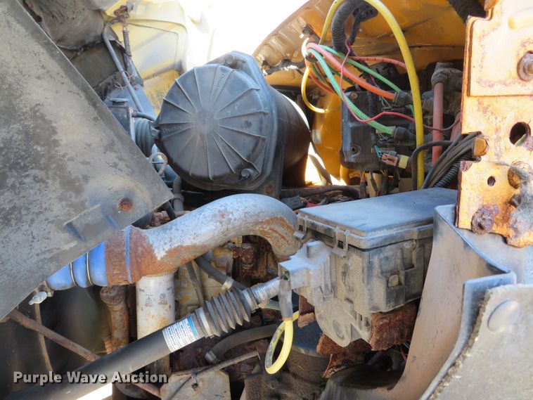 image for item DH1605 2004 Ford F750 Super Duty XL dump truck