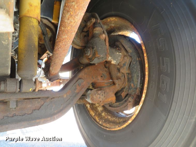 image for item DH1605 2004 Ford F750 Super Duty XL dump truck