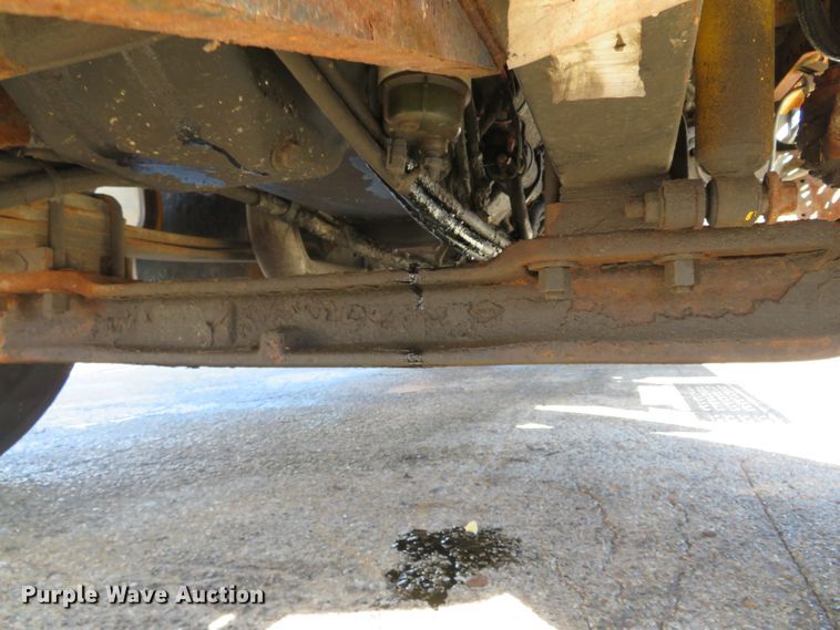 image for item DH1605 2004 Ford F750 Super Duty XL dump truck