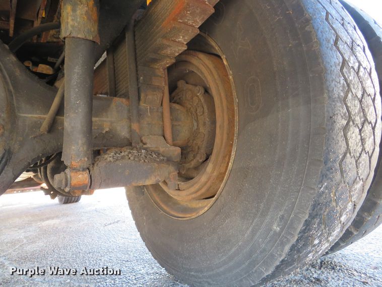 image for item DH1605 2004 Ford F750 Super Duty XL dump truck