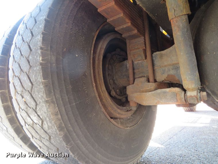 image for item DH1605 2004 Ford F750 Super Duty XL dump truck