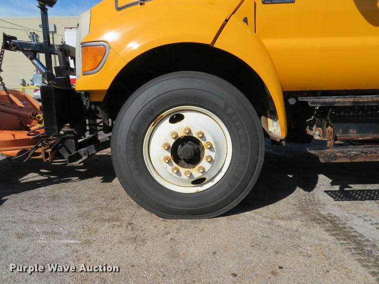 image for item DH1605 2004 Ford F750 Super Duty XL dump truck