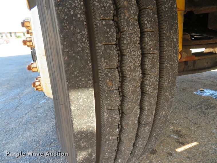 image for item DH1605 2004 Ford F750 Super Duty XL dump truck