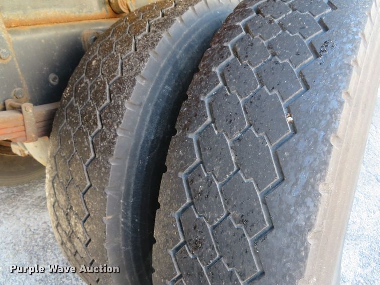 image for item DH1605 2004 Ford F750 Super Duty XL dump truck