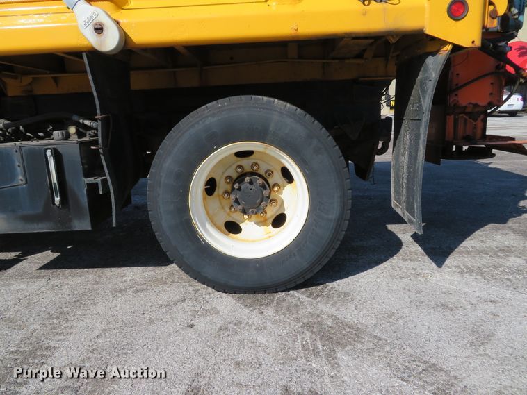 image for item DH1605 2004 Ford F750 Super Duty XL dump truck