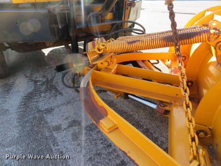 image for item DH1606 2004 GMC C8500 dump truck