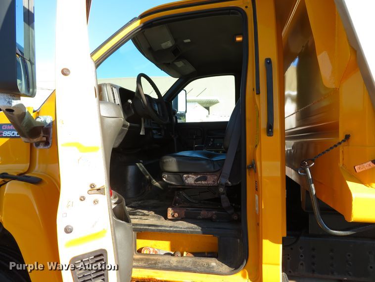 image for item DH1606 2004 GMC C8500 dump truck