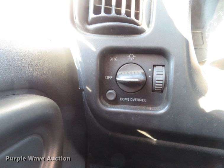 image for item DH1606 2004 GMC C8500 dump truck