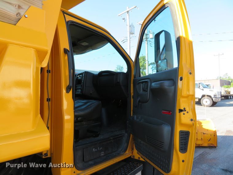 image for item DH1606 2004 GMC C8500 dump truck
