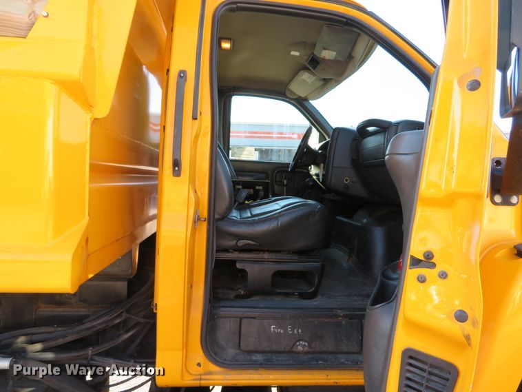 image for item DH1606 2004 GMC C8500 dump truck