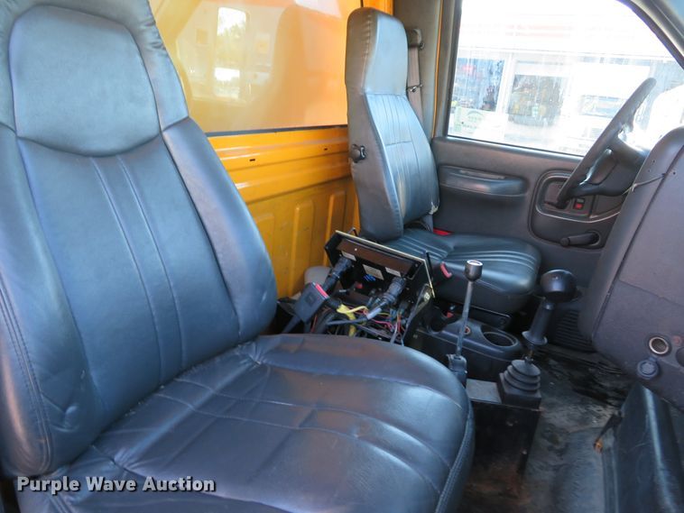 image for item DH1606 2004 GMC C8500 dump truck