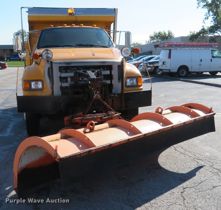 image for item DH1607 2004 Ford F750 Super Duty XL dump truck