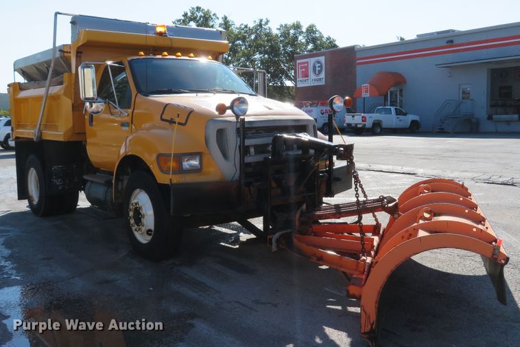 image for item DH1607 2004 Ford F750 Super Duty XL dump truck