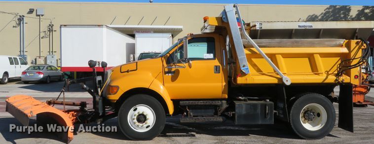 image for item DH1607 2004 Ford F750 Super Duty XL dump truck
