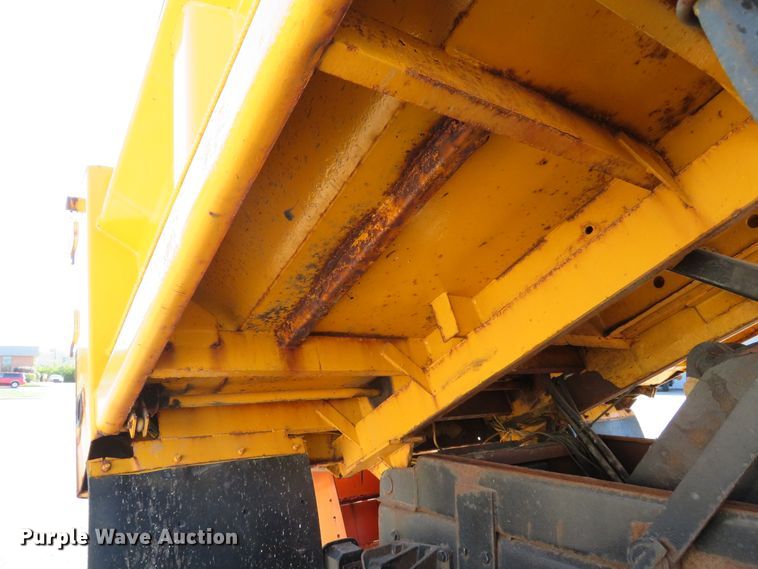 image for item DH1607 2004 Ford F750 Super Duty XL dump truck