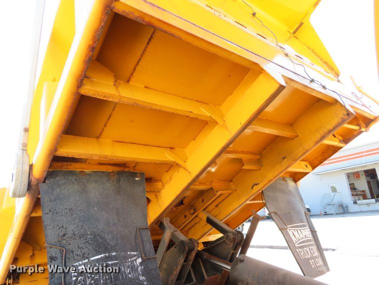 image for item DH1607 2004 Ford F750 Super Duty XL dump truck