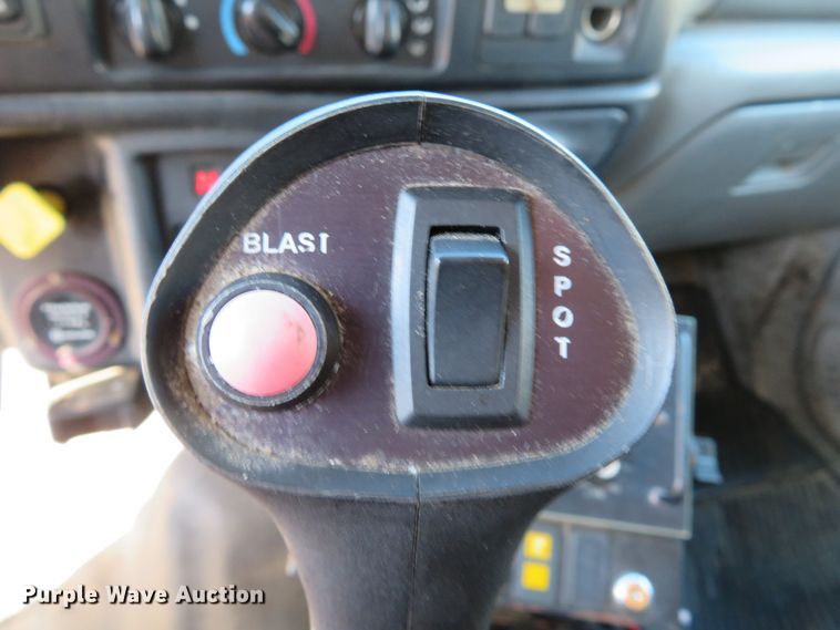 image for item DH1607 2004 Ford F750 Super Duty XL dump truck