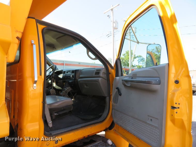 image for item DH1607 2004 Ford F750 Super Duty XL dump truck