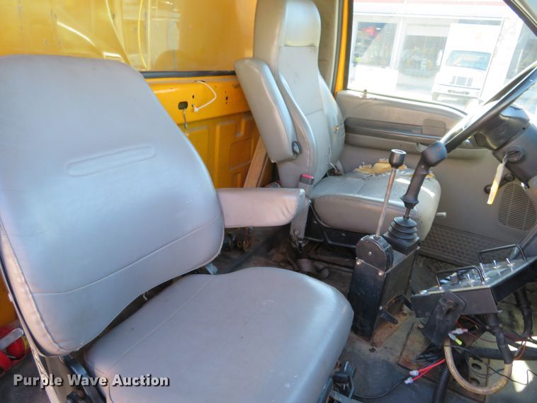 image for item DH1607 2004 Ford F750 Super Duty XL dump truck