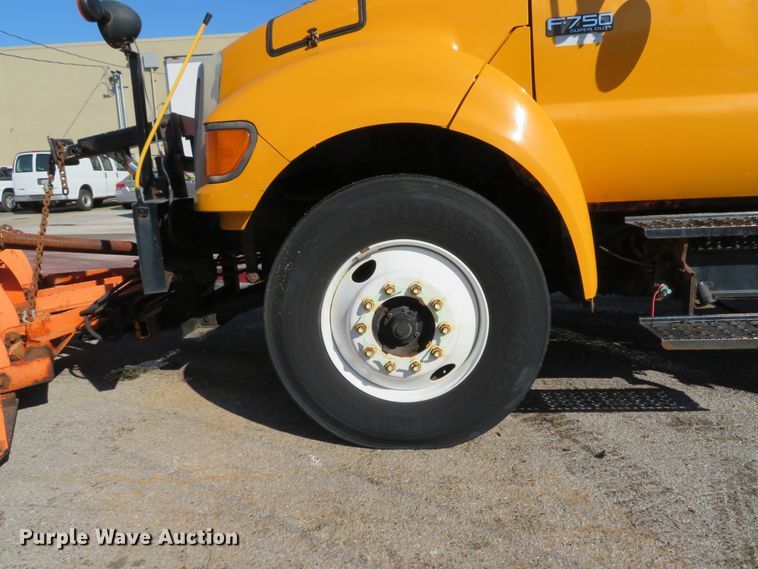 image for item DH1607 2004 Ford F750 Super Duty XL dump truck