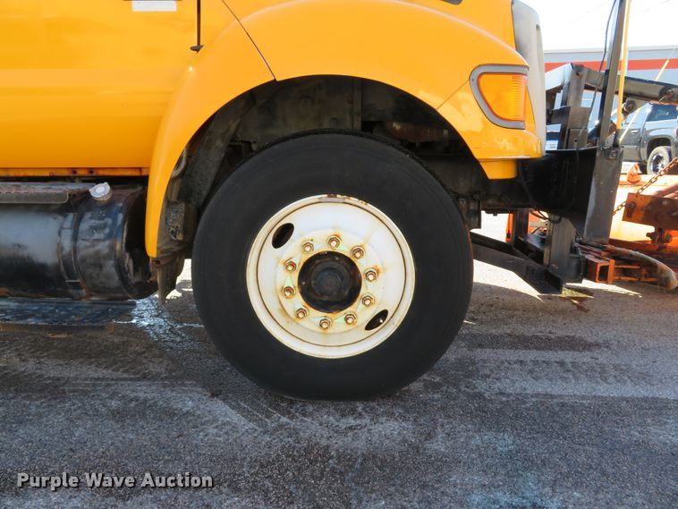 image for item DH1607 2004 Ford F750 Super Duty XL dump truck