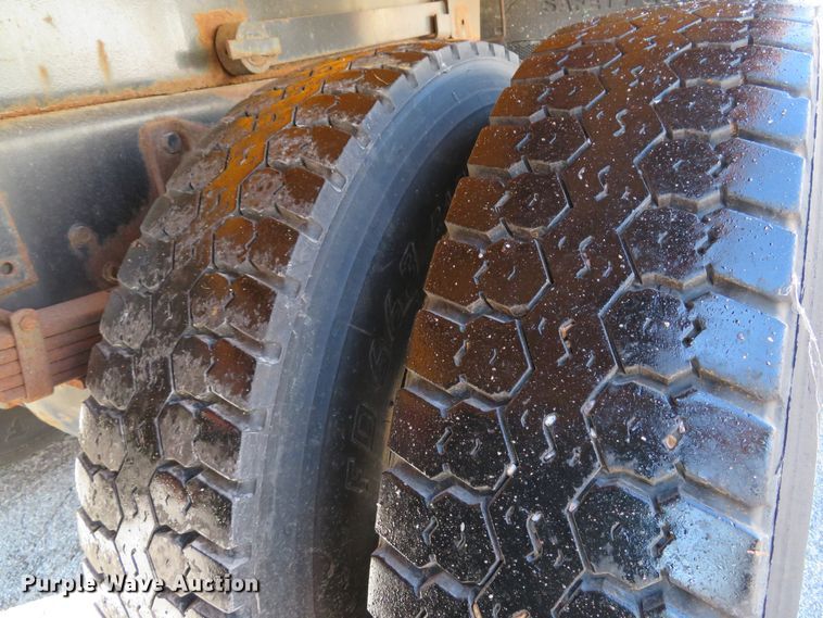 image for item DH1607 2004 Ford F750 Super Duty XL dump truck