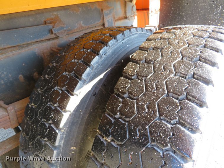 image for item DH1607 2004 Ford F750 Super Duty XL dump truck