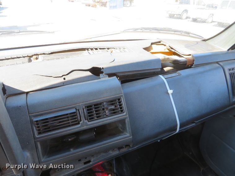 image for item DH1611 1996 GMC TopKick C6500 dump truck