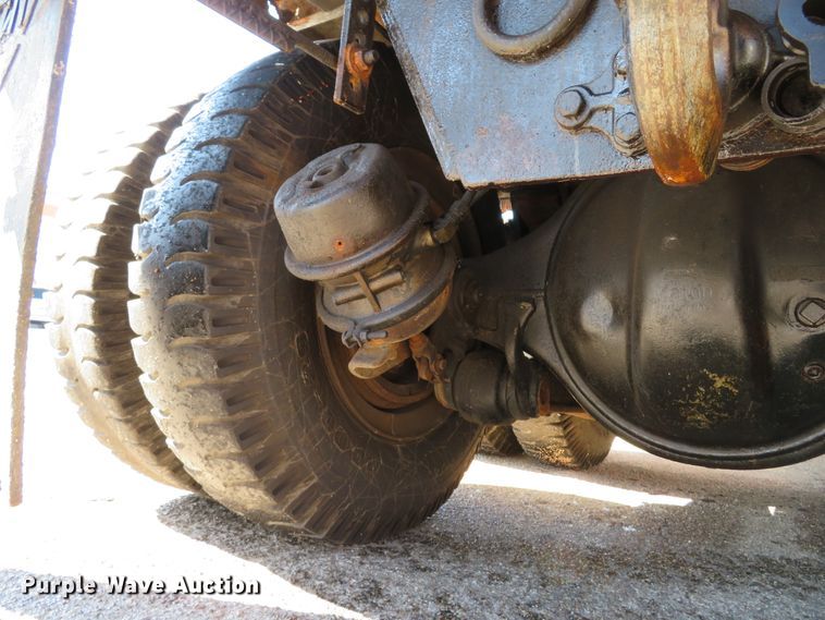 image for item DH1611 1996 GMC TopKick C6500 dump truck